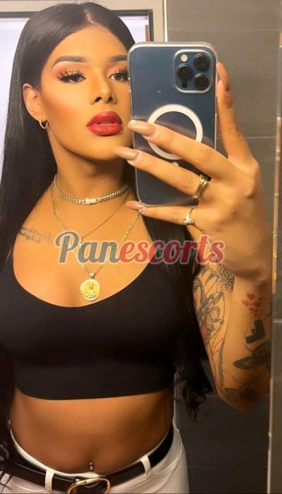 Elizabeth León, travesti en Ciudad de Panamá