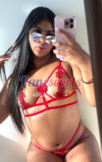 CRISTHAL BROWN, Travesti en Vía Véneto (Ciudad de Panamá)