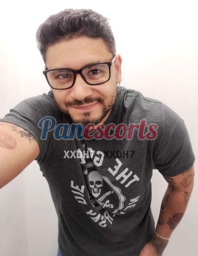 Edgardo, hombre que da masajes en 12 de Octubre (Ciudad de Panamá)