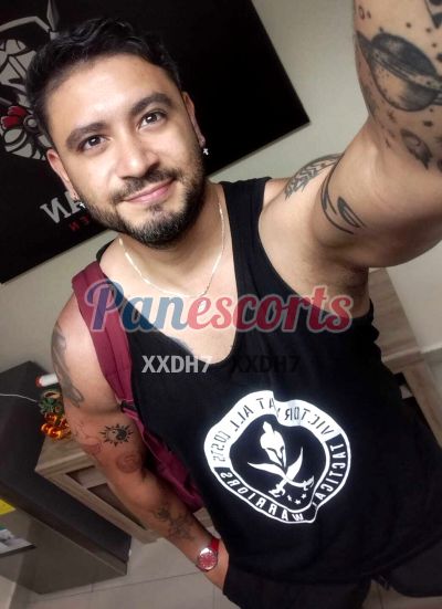 Edgardo, hombre que da masajes en 12 de Octubre (Ciudad de Panamá)