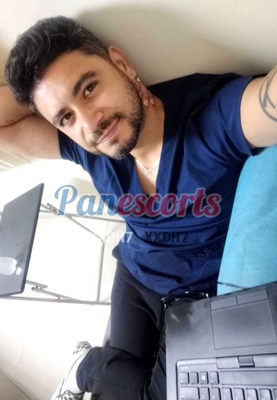Edgardo, hombre que da masajes en 12 de Octubre (Ciudad de Panamá)