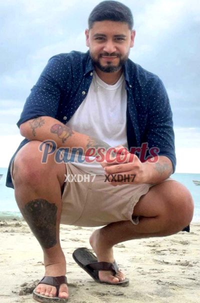 Edgardo, hombre que da masajes en 12 de Octubre (Ciudad de Panamá)