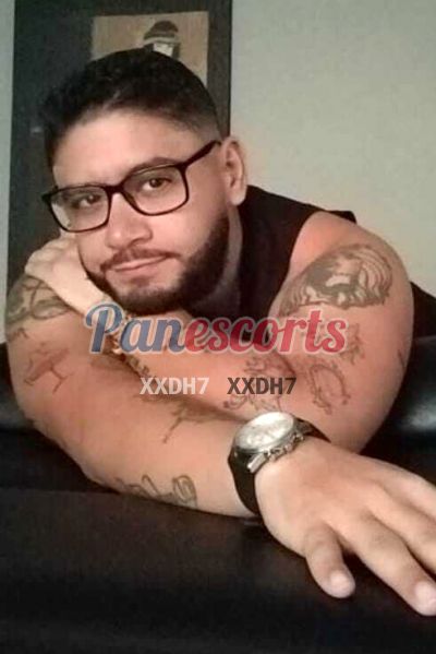 Edgardo, hombre que da masajes en 12 de Octubre (Ciudad de Panamá)