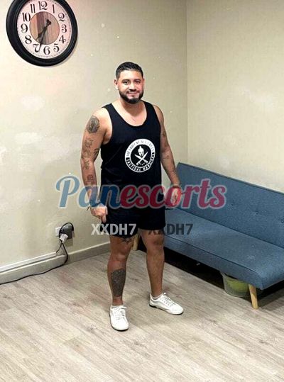 Edgardo, hombre que da masajes en 12 de Octubre (Ciudad de Panamá)