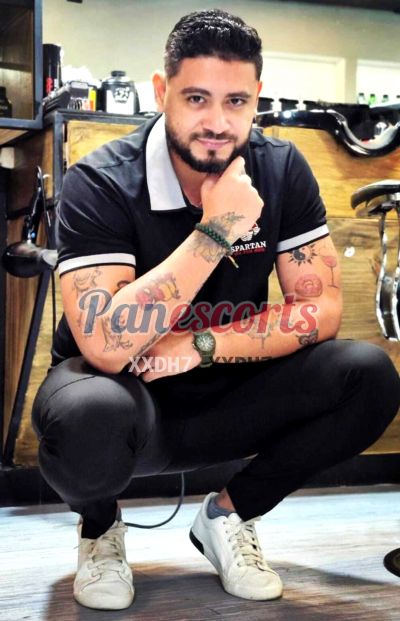 Edgardo, hombre que da masajes en 12 de Octubre (Ciudad de Panamá)