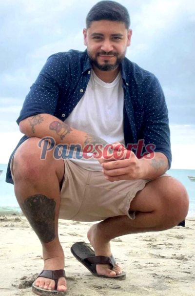Edgardo, hombre que da masajes en 12 de Octubre (Ciudad de Panamá)